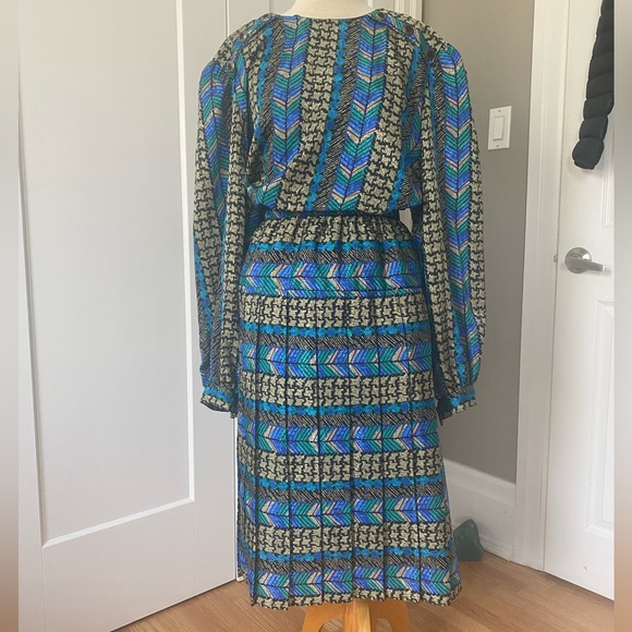 Vintage 80’s two-piece blouse and skirt - Picture 1 of 15